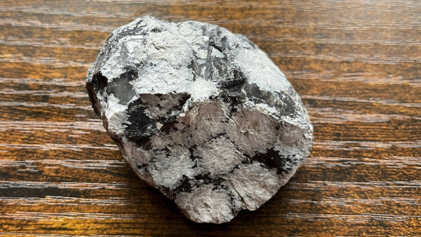 Snowflake Obsidian Raw Large (sorl1)