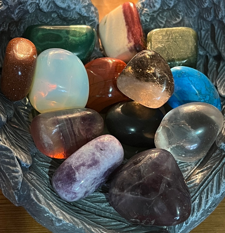Tumble Stone small crystals fit perfectly in the hand, perfect for meditation. 
