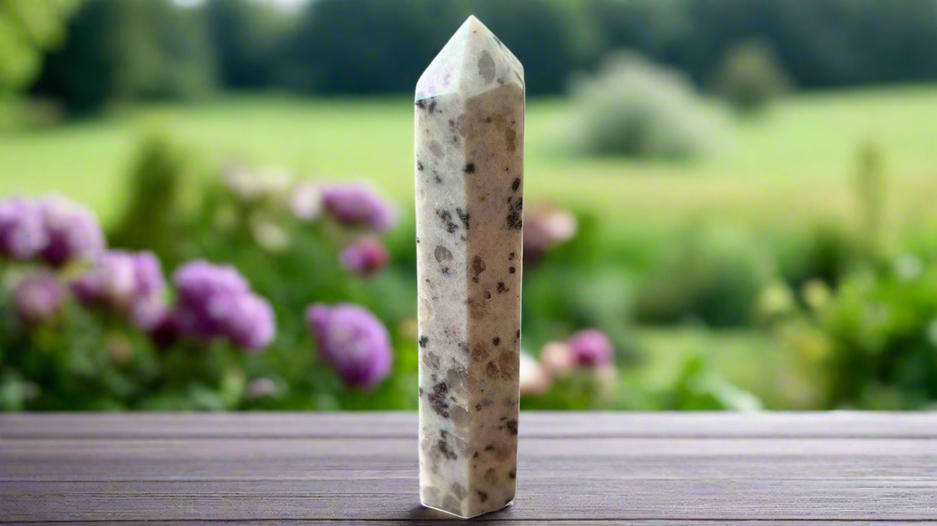 Aura Kiwi Jasper Tower 8cm